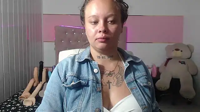 Snapshot of patty_squirt_ chatting on February 20, 2:40 am patty squirt online show from February 20, 2:40 am