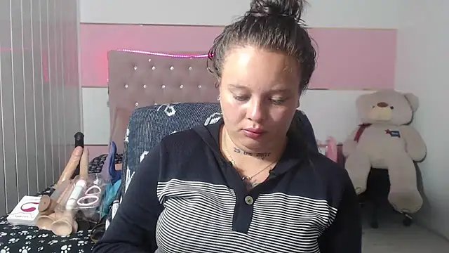 Snapshot of patty_squirt_ chatting on February 22, 2:50 am patty squirt online show from February 22, 2:50 am