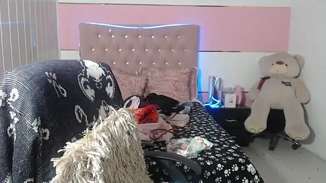 Snapshot of patty_squirt_ chatting on March 7, 3:08 am patty squirt online show from March 7, 3:08 am