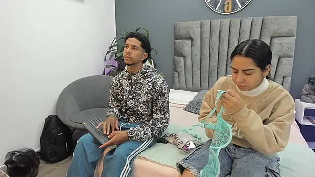 violet and myers online show from October 8, 11:30 am