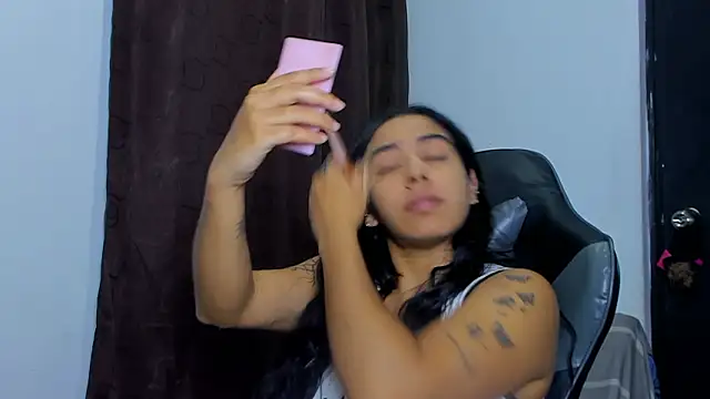 violet and myers online show from February 5, 3:33 am