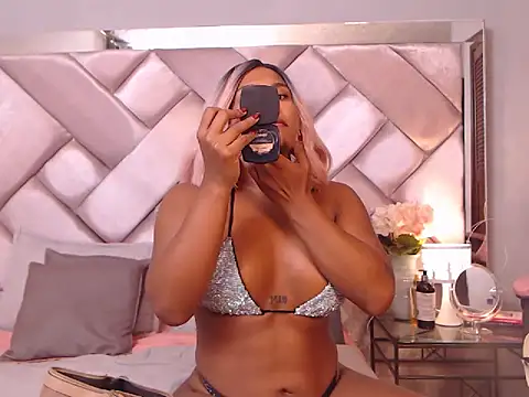 Ashleyroberst online show from November 6, 10:05 am