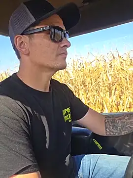 twistafatpipe online show from October 16, 5:47 pm