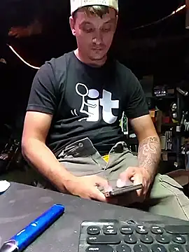 twistafatpipe online show from October 18, 9:48 pm