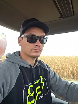 twistafatpipe online show from October 25, 3:07 pm