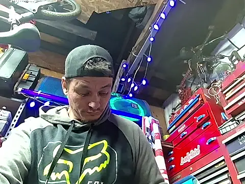 twistafatpipe online show from February 24, 8:56 am