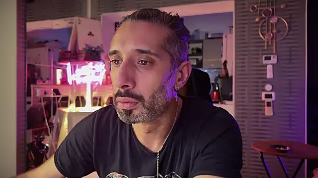 Snapshot of Secret_Lovers1 chatting on January 18, 8:01 pm Secret Lovers1 online show from January 18, 8:01 pm