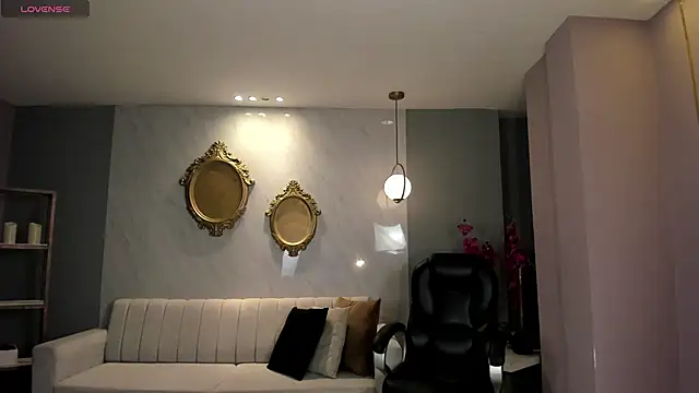 Snapshot of NataliaGaret chatting on October 14, 2:45 am NataliaGaret online show from October 14, 2:45 am