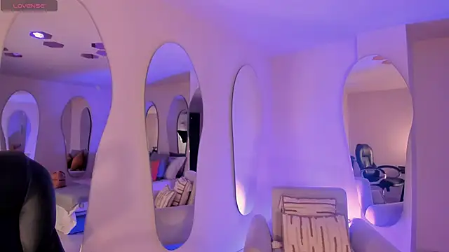 AyshelBrown online show from October 17, 4:37 am