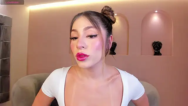 Snapshot of MaddisonTaylor1 chatting on September 30, 8:03 pm MaddisonTaylor1 online show from September 30, 8:03 pm