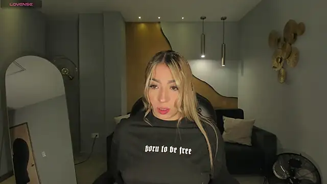 LizzCooper online show from November 5, 4:12 am