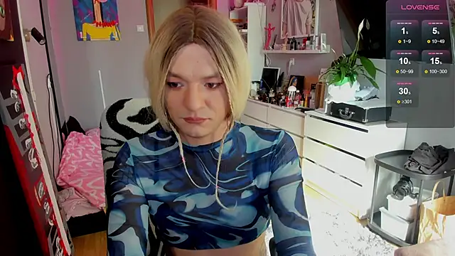 Snapshot of Kkkylie chatting on May 6, 12:54 pm Kkkylie online show from May 6, 12:54 pm