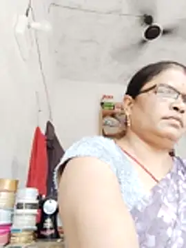 Snapshot of Bhavna_hot chatting on July 7, 9:57 am Bhavna hot online show from July 7, 9:57 am
