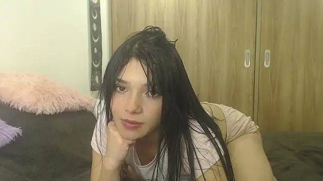 Snapshot of Lunx_Bbita chatting on December 19, 5:47 am Lunx Bbita online show from December 19, 5:47 am