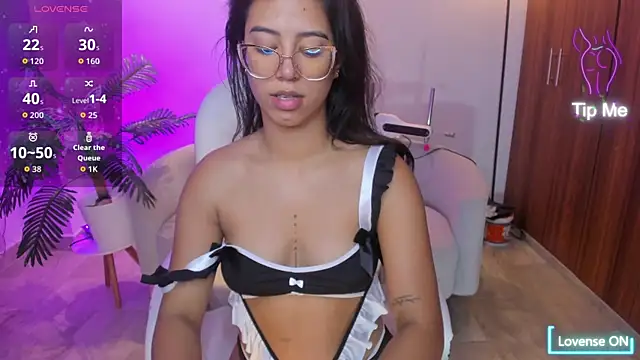 Snapshot of raven_stonee chatting on December 22, 3:36 am raven stonee online show from December 22, 3:36 am