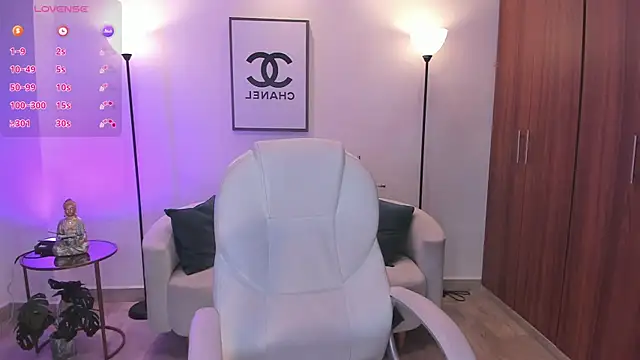 Snapshot of raven_stonee chatting on January 16, 3:32 am raven stonee online show from January 16, 3:32 am