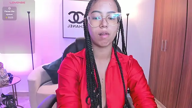 Snapshot of raven_stonee chatting on February 7, 3:10 am raven stonee online show from February 7, 3:10 am