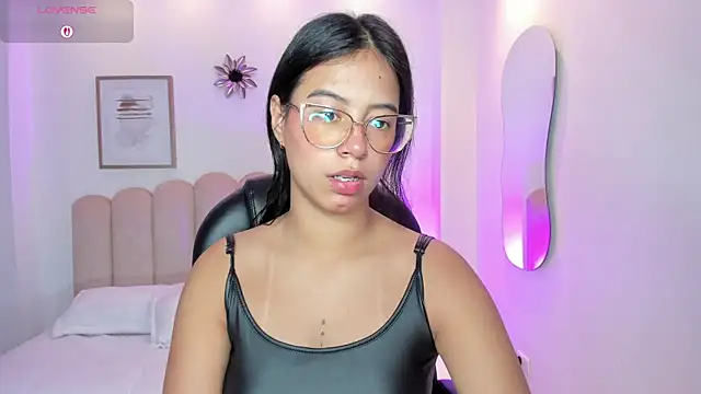 Snapshot of raven_stonee chatting on February 27, 11:16 pm raven stonee online show from February 27, 11:16 pm