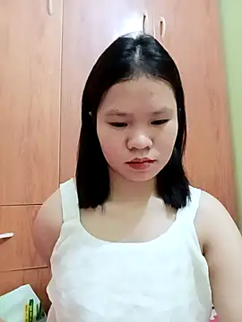 emyeuhss online show from September 13, 7:19 am