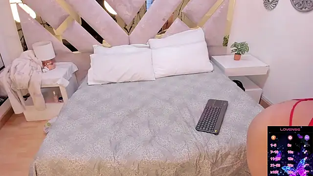 Marianee Rousse online show from September 14, 10:20 pm