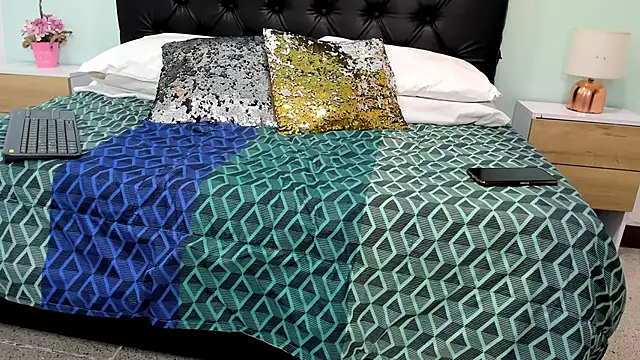 Marianee Rousse online show from December 3, 11:19 am