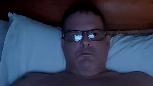 Snapshot of One_Man_For_You chatting on September 15, 10:26 am One Man For You online show from September 15, 10:26 am