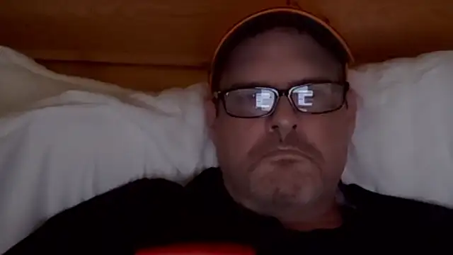 Snapshot of One_Man_For_You chatting on December 4, 6:16 pm One Man For You online show from December 4, 6:16 pm