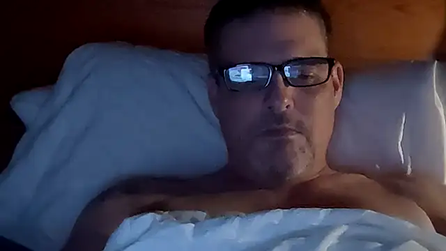 Snapshot of One_Man_For_You chatting on December 16, 11:43 pm One Man For You online show from December 16, 11:43 pm