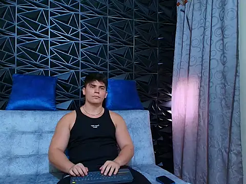 Snapshot of Jared_Rosse chatting on December 16, 5:29 pm Jared Rosse online show from December 16, 5:29 pm