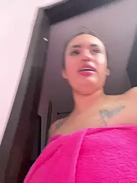 Snapshot of naomirouse_ chatting on December 21, 9:44 pm naomirouse online show from December 21, 9:44 pm