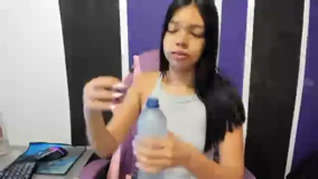 Snapshot of shy_luna18 chatting on January 10, 1:46 pm shy luna18 online show from January 10, 1:46 pm