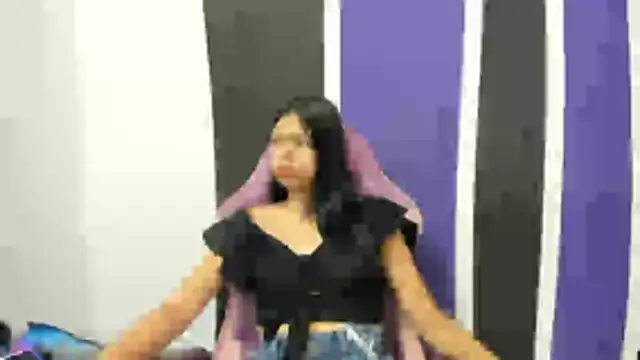 Snapshot of shy_luna18 chatting on January 11, 2:33 pm shy luna18 online show from January 11, 2:33 pm