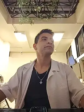 Snapshot of Juann-cock chatting on April 23, 5:08 am Juann-cock online show from April 23, 5:08 am