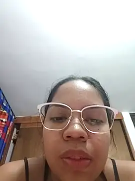 Snapshot of CloeeHills_ chatting on September 13, 12:32 am CloeeHills online show from September 13, 12:32 am