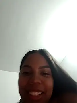 Snapshot of CloeeHills_ chatting on October 17, 3:20 am CloeeHills online show from October 17, 3:20 am