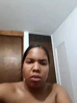 Snapshot of CloeeHills_ chatting on October 18, 6:52 pm CloeeHills online show from October 18, 6:52 pm