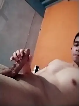 KingMaxiZ online show from May 8, 4:29 am