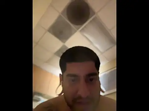 Snapshot of beenastyy chatting on December 3, 3:58 am beenastyy online show from December 3, 3:58 am