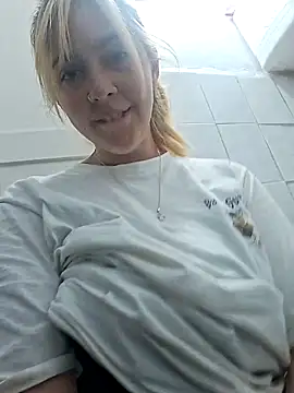 ayebran online show from October 3, 8:50 pm