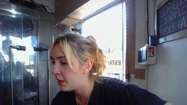 ayebran online show from October 4, 4:49 pm