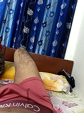 Snapshot of Holy_Sex_International chatting on December 17, 4:24 pm Holy Sex International online show from December 17, 4:24 pm