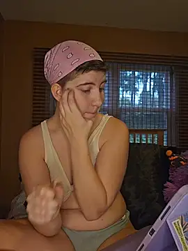 Snapshot of Sn0wmg2Spicy chatting on November 10, 8:19 pm Sn0wmg2Spicy online show from November 10, 8:19 pm