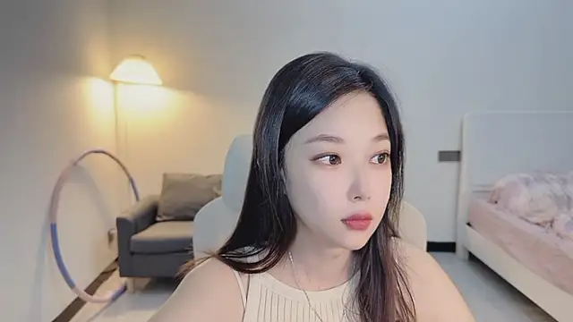 Maymay  online show from November 15, 2:35 pm