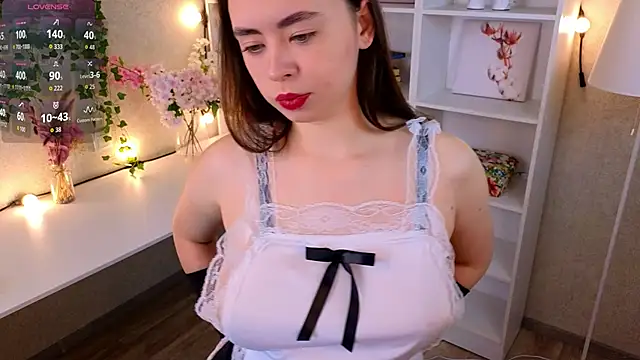 Snapshot of TraciMyntti chatting on October 3, 1:13 am TraciMyntti online show from October 3, 1:13 am