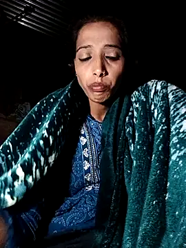 Snapshot of Pinki_thakur_1 chatting on March 21, 6:44 pm Pinki thakur 1 online show from March 21, 6:44 pm