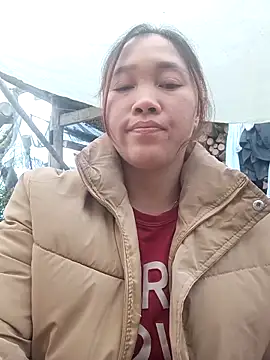 miumiu 00 online show from February 23, 7:50 am