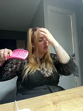 MysteriousMylaX online show from October 5, 6:50 pm