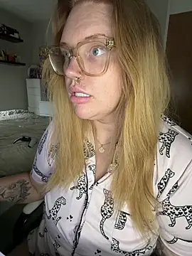 MysteriousMylaX online show from March 25, 2:45 pm