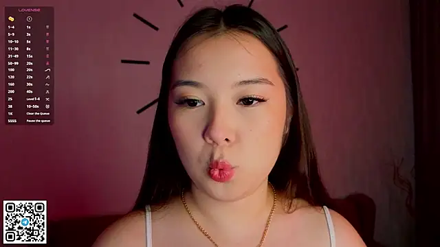 AlberthaEscue online show from November 1, 4:03 am