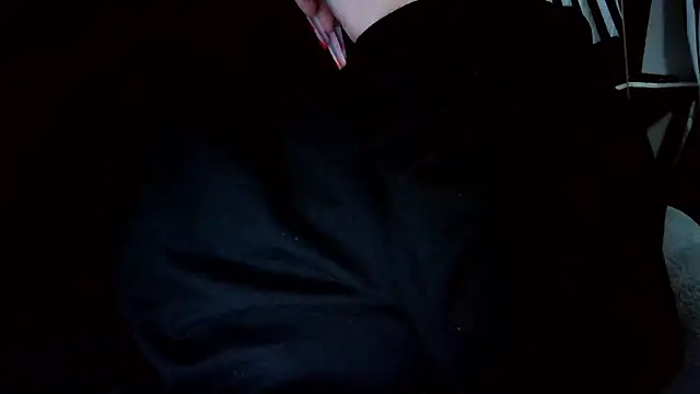 Snapshot of fetishslut4u chatting on September 27, 4:06 am fetishslut4u online show from September 27, 4:06 am